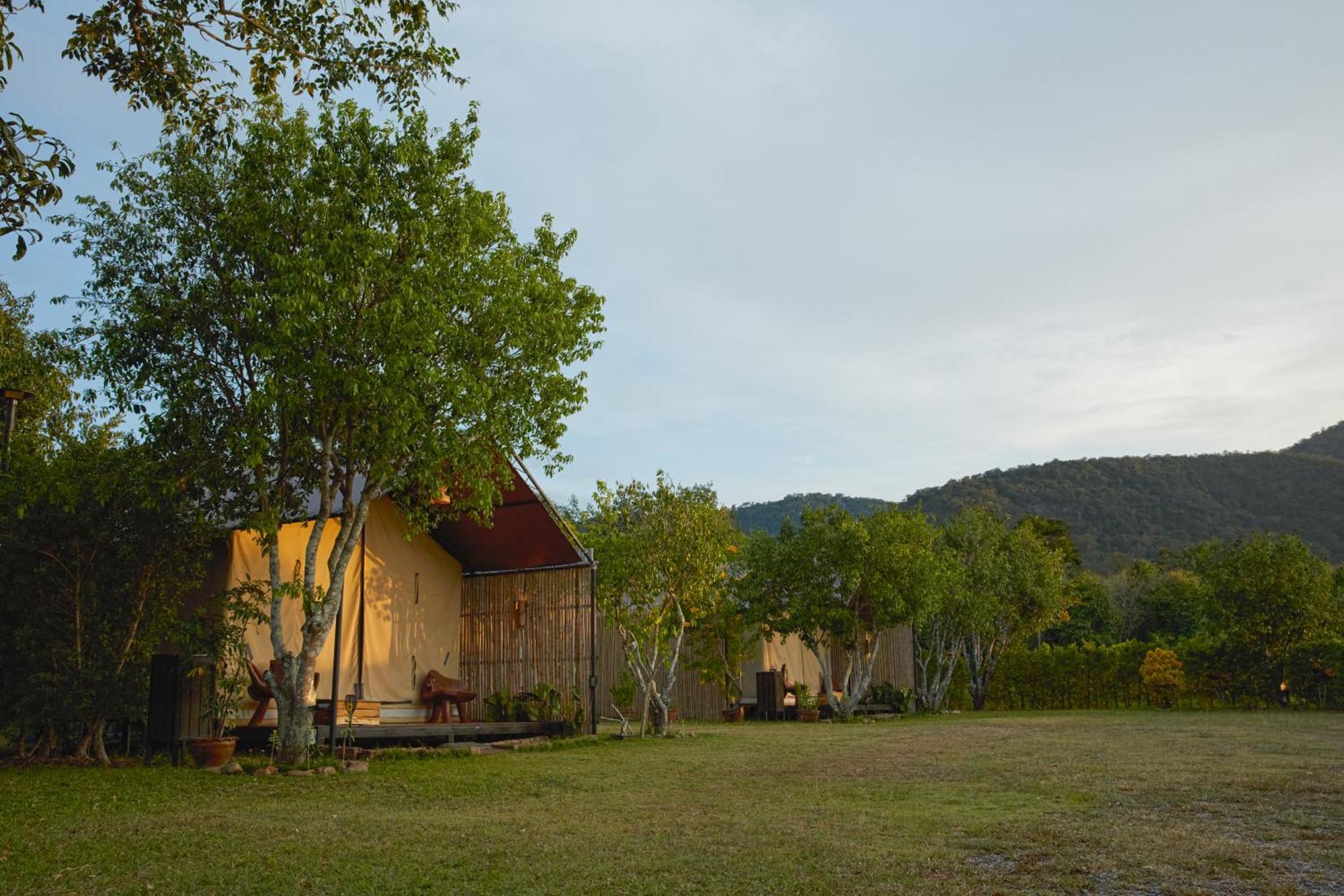 Nuyu Khaoyai Hotell Pong Talong Exteriör bild
