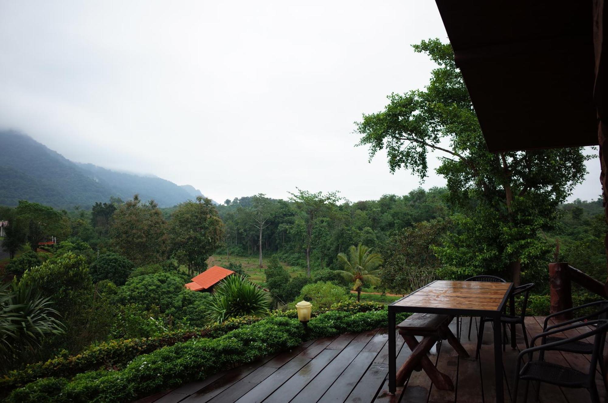 Nuyu Khaoyai Hotell Pong Talong Exteriör bild